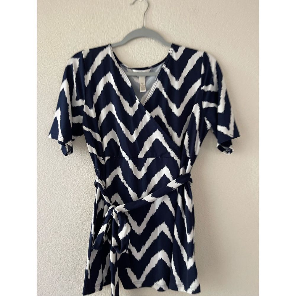 Maternity‎ chevron print wrap blouse - Picture 4 of 6